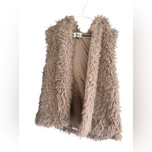 Arianna by Howard’s Faux Fur Vest in Tan size medium